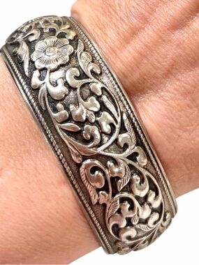 Antique Chinese Export Silver Cuff Bracelet Floral Repousse Plum Blossom 40.4g